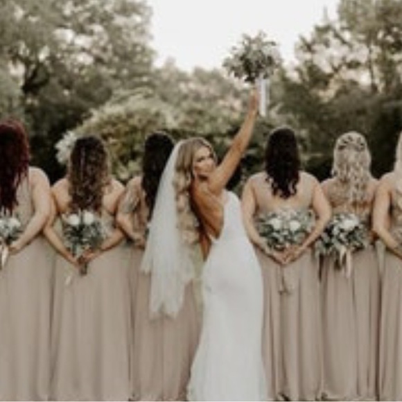 Elegant light ivory wedding veil - Picture 1 of 4